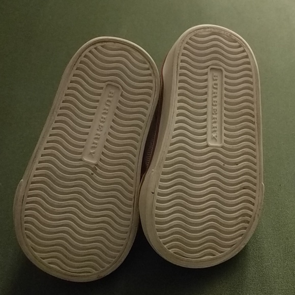 Burberry baby walker shoes - Picture 2 of 5